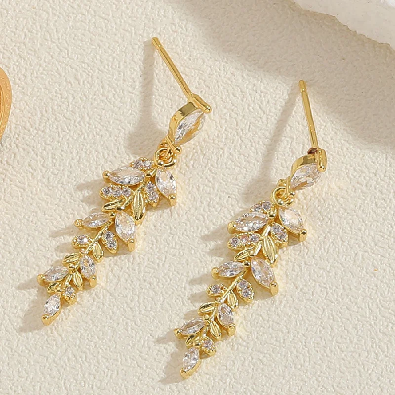 Leaf-shaped earring