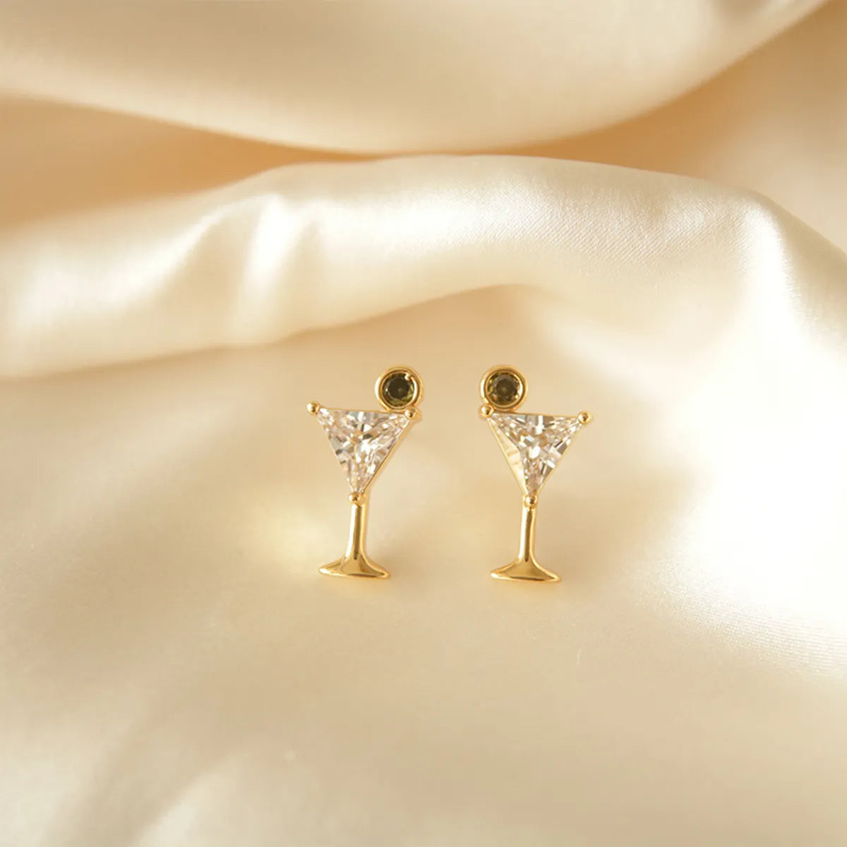 Minimalist Gold Earrings-1 Pair Simple Style Wine Glass Plating Inlay Copper Zircon Ear Studs