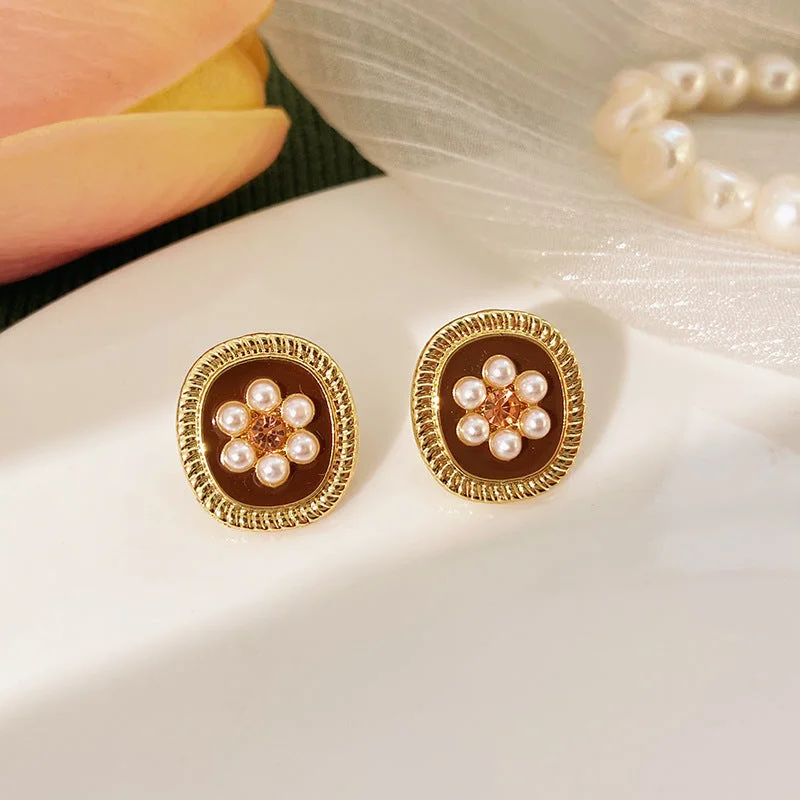 37# Retro Exquisite Ear Clip