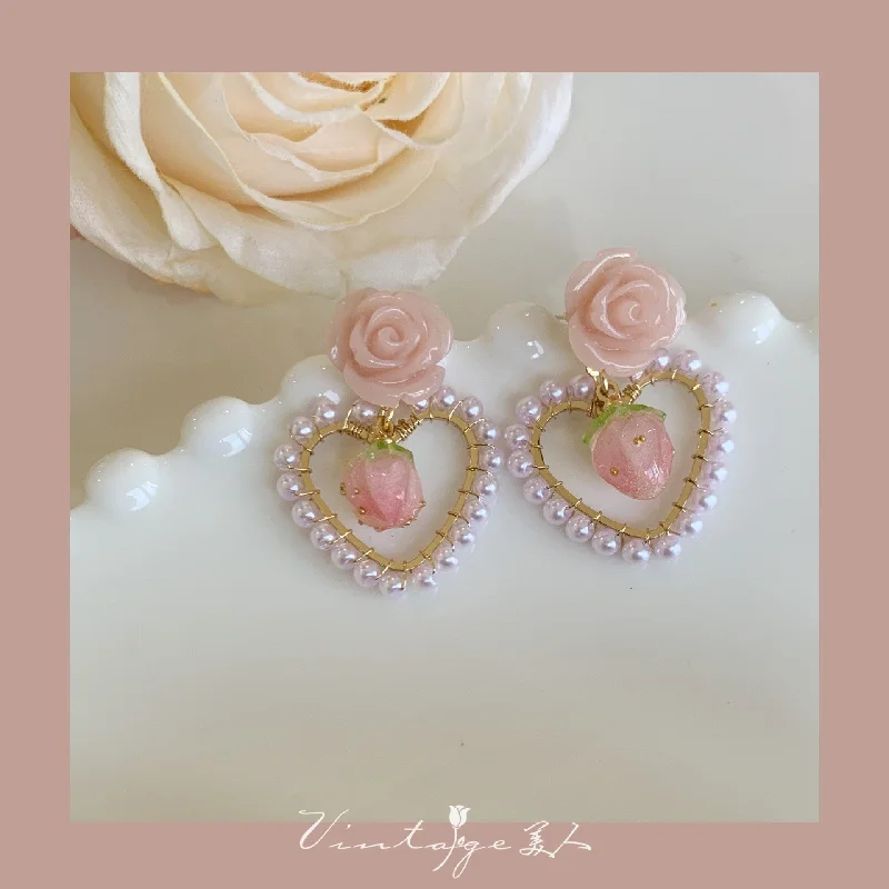 Pink Roses (Ear Clip)