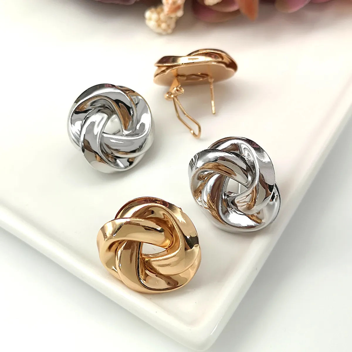 Lightweight Hoop Earrings-1 Pair Simple Style Solid Color Plating Metal Gold Plated Ear Studs