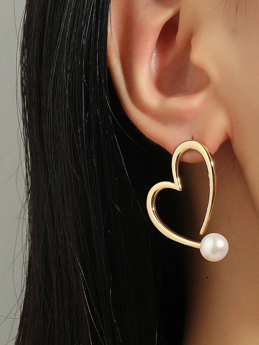 Unique Design Earrings-1 Pair Simple Style Heart Shape Hollow Out Inlay Alloy Artificial Pearls Ear Studs