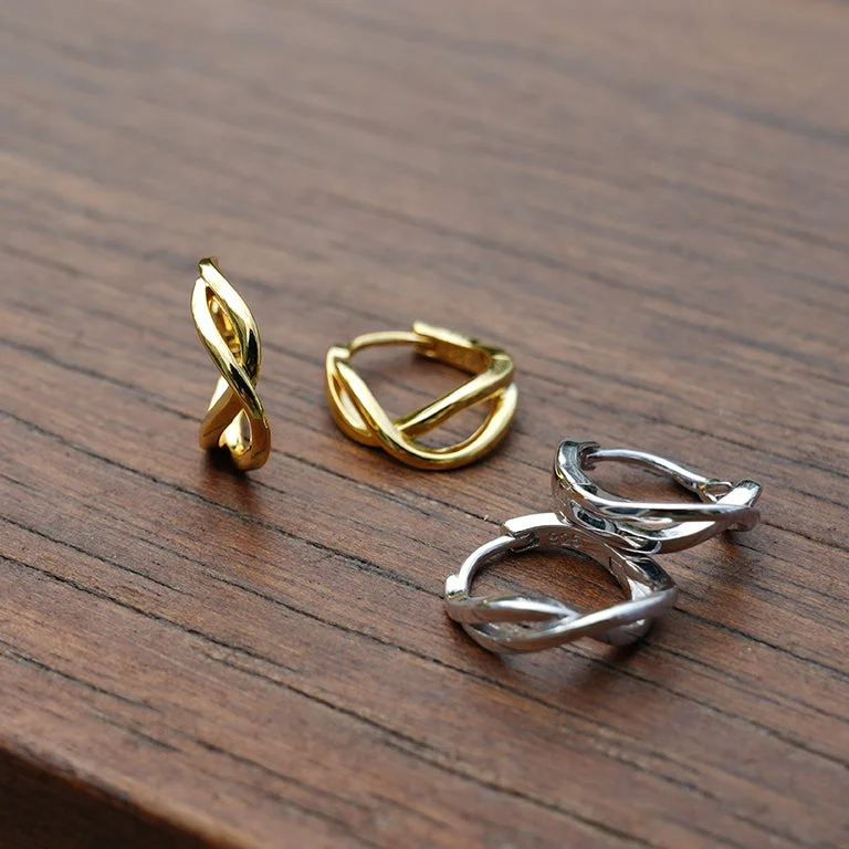 Sparkling Gold Earrings-Wavy Medium Hoops