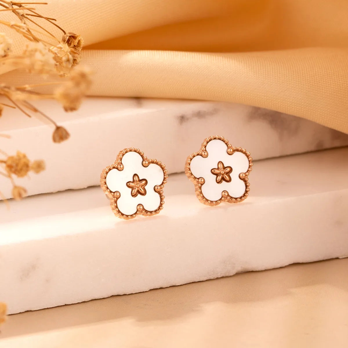 Sparkling Gold Earrings-1 Pair Cute Preppy Style Classic Style Flower Plating Stainless Steel Titanium Steel Gold Plated Ear Studs