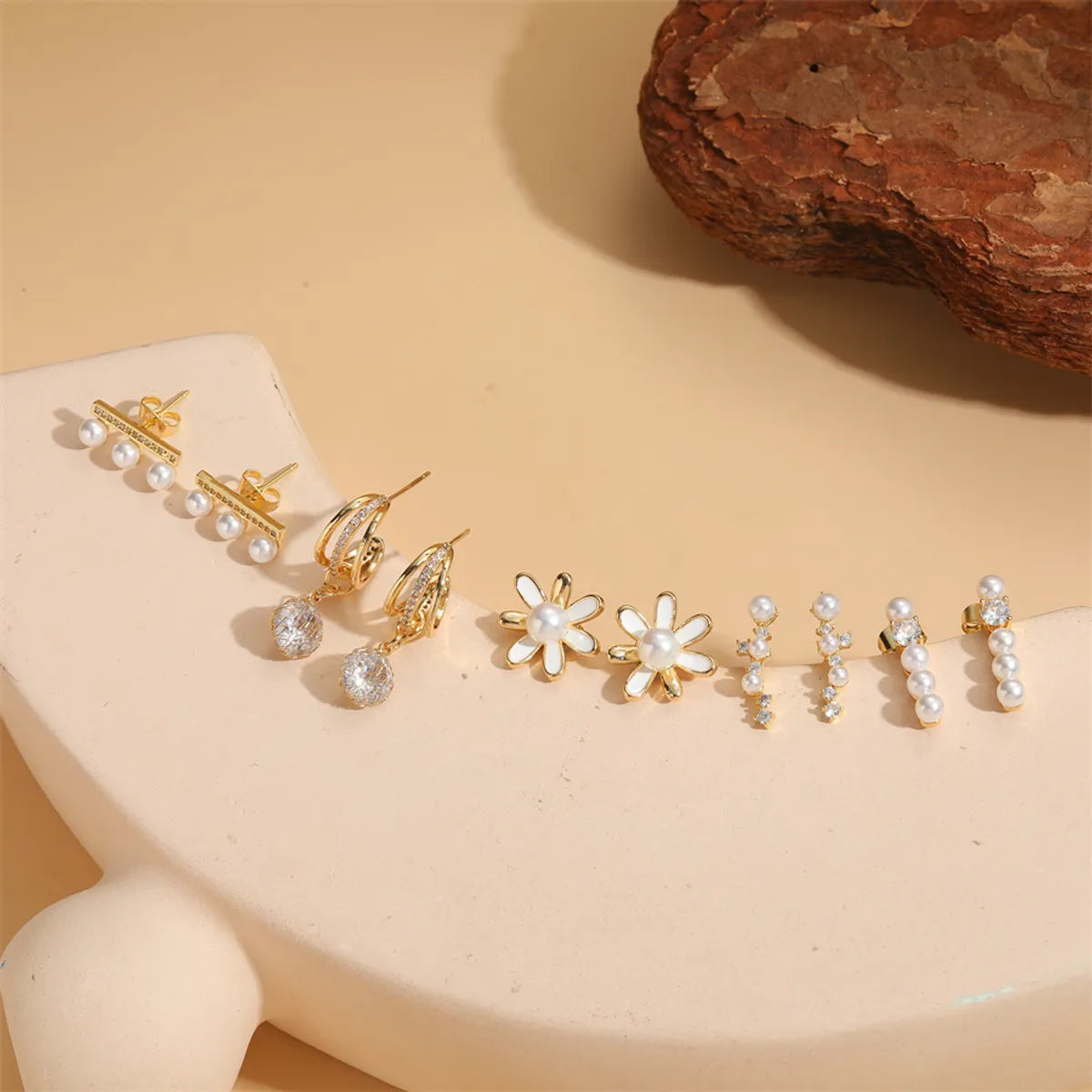 Simple Hoop Earrings for Brides-1 Pair Sweet Simple Style Floral Plating Inlay Copper Artificial Pearls Zircon 14k Gold Plated Ear Studs