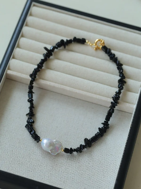 Wedding Necklace with Sapphire-Brilliant Black Agate Crushed Stone Baroque Pearl Necklace